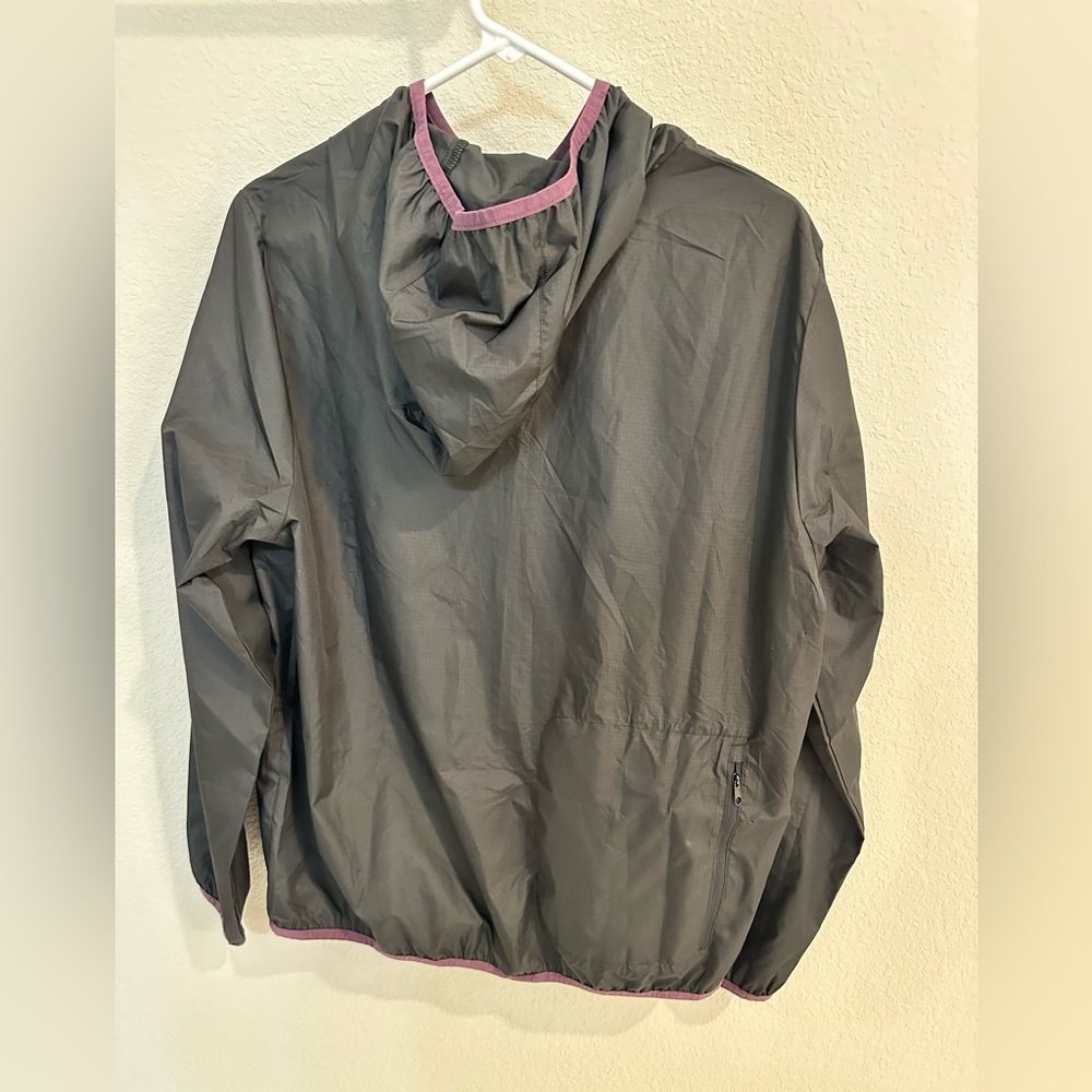 Asics Women’s Light Packable Jacket Performance B… - image 3